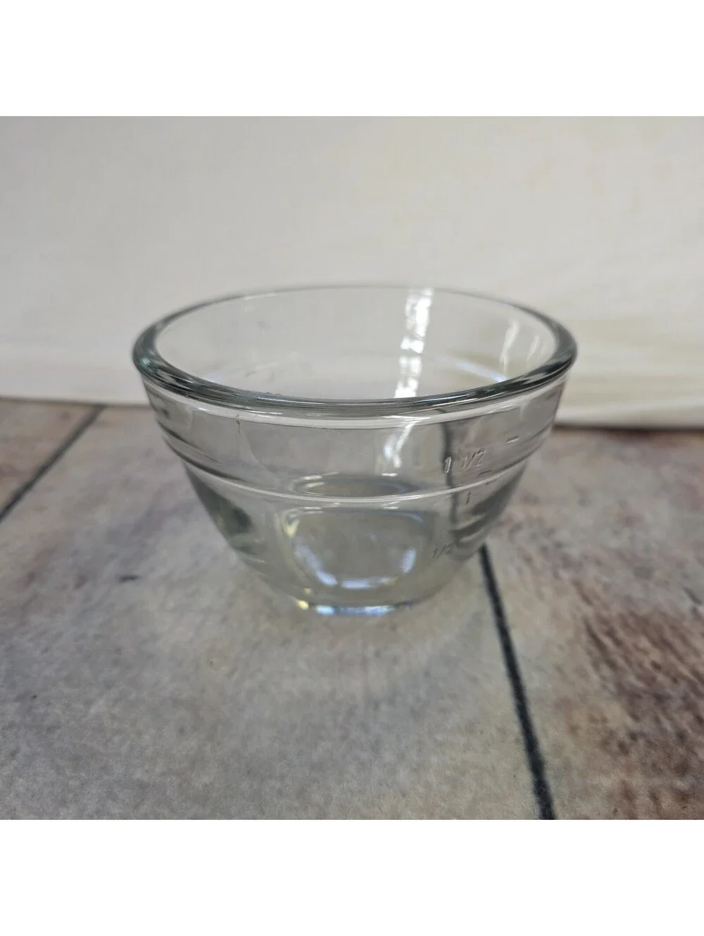 The Pampered Chef 1 1/2 Cup/375ml Clear Glass Measuring Storage Bowl Cup